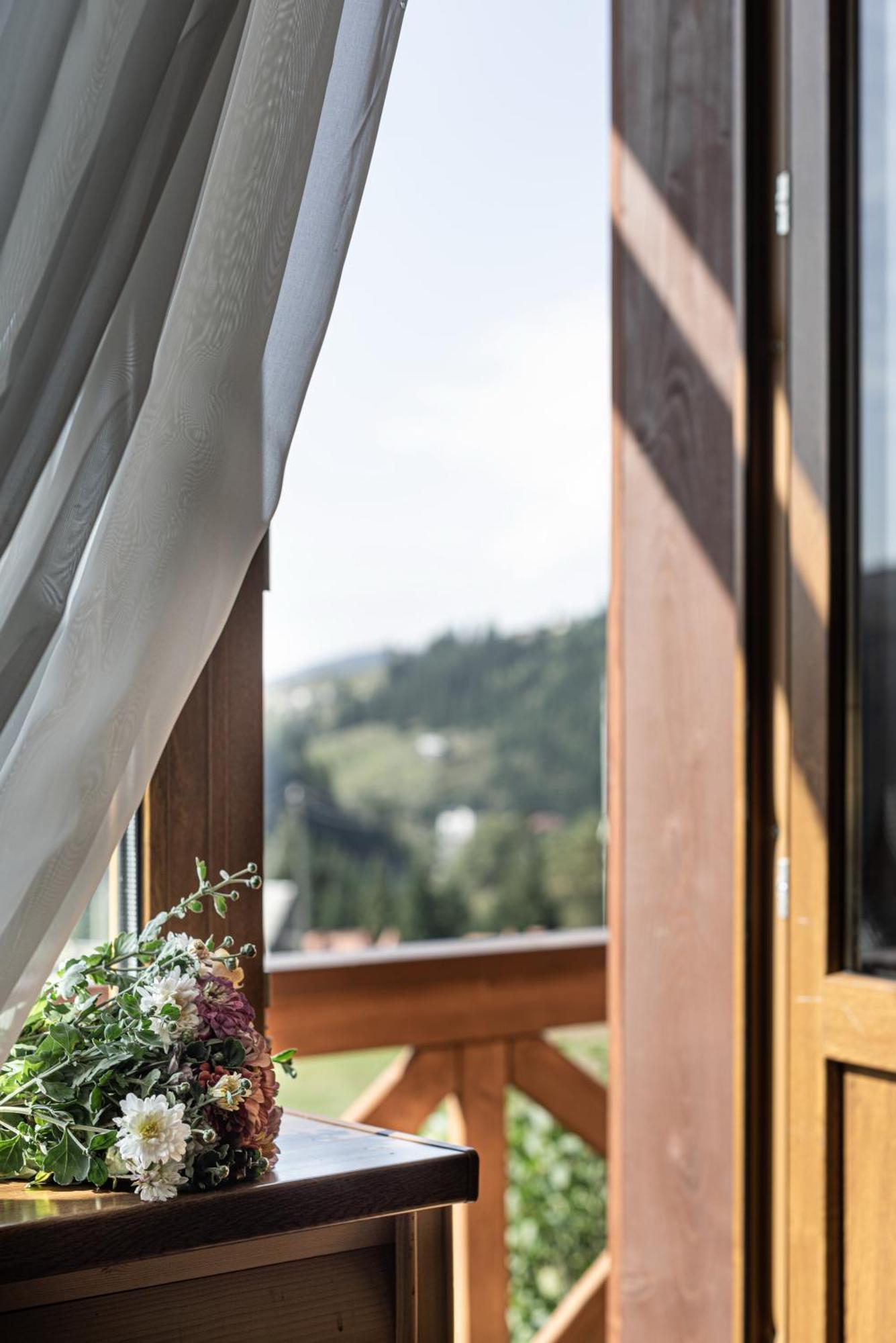 Aura Karpat Hotel Bukovel Exterior photo